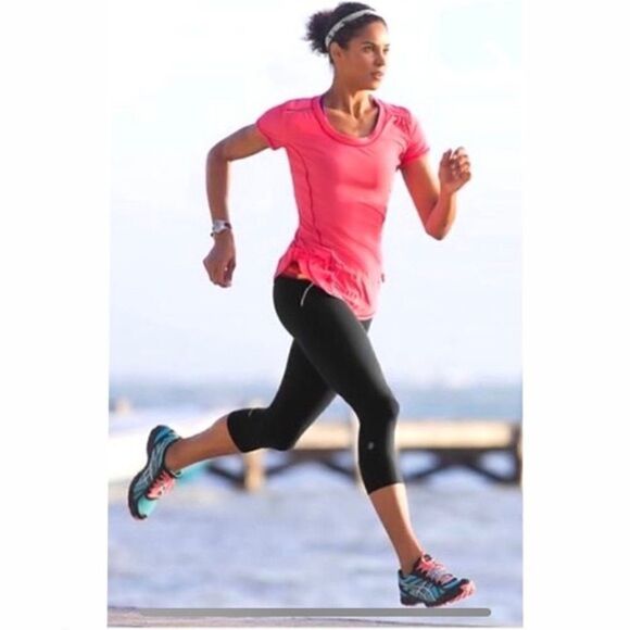 ✨Athleta Wick-it Run Tunic, coral - Picture 1 of 6